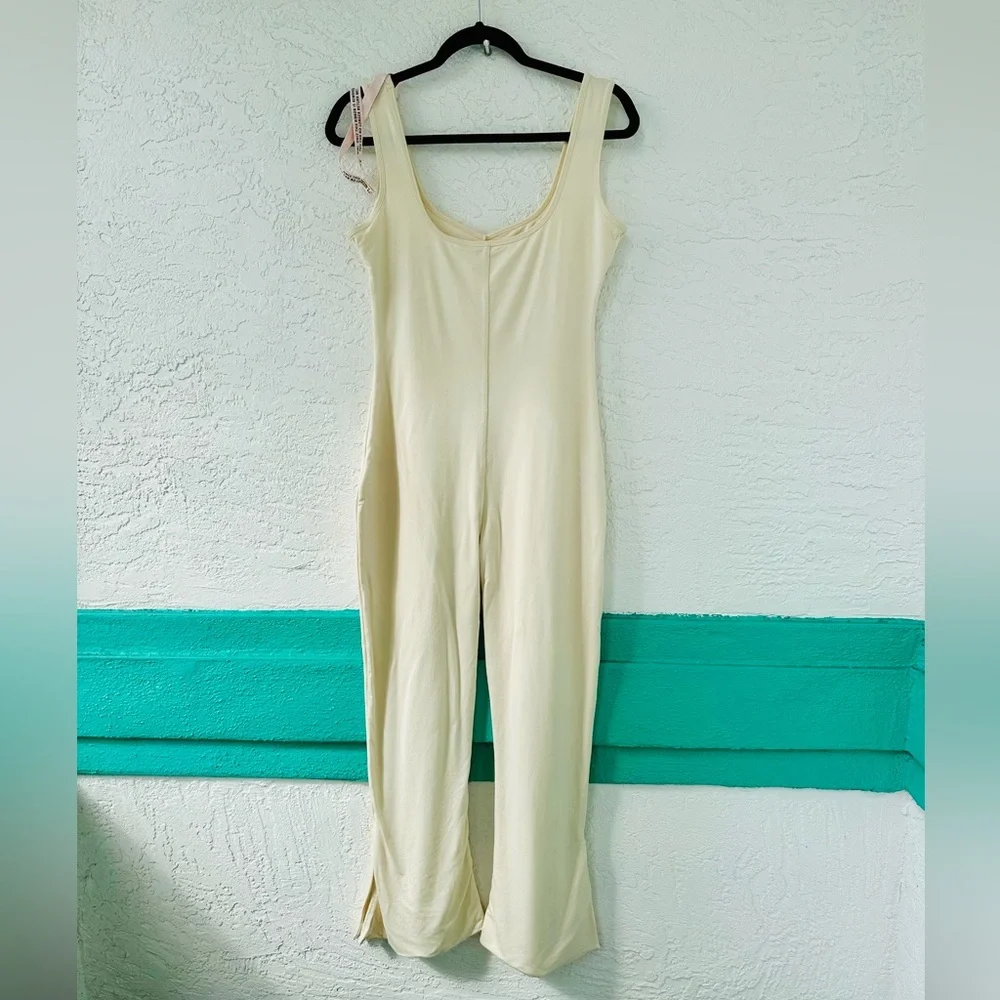 Oh Polly Axelle Sweetheart Neckline Flare Hem Cream Jumpsuit Size 12 NWT - Picture 4 of 12
